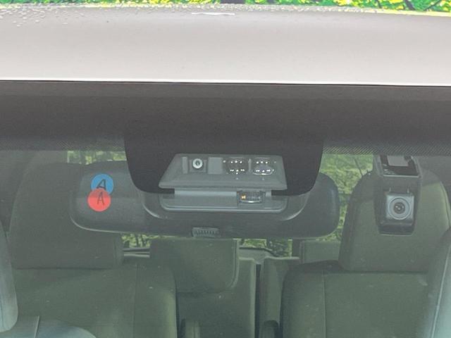 【トヨタセーフティセンス】走行中に前方の車両等を認識し、衝突しそうな時は警報とブレーキで衝突回避と被害軽減をアシスト。より安全にドライブをお楽しみいただけます。