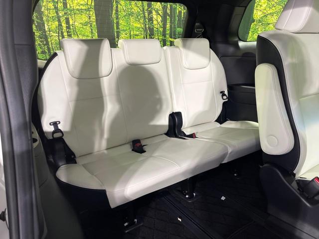 ３列目シートはもちろん状態良好☆大人でもゆったりと座って頂けますので、大人数でのお出かけもラクラクです♪ご家族で、気の知れた仲間で、ドライブに行くのが楽しみですね♪