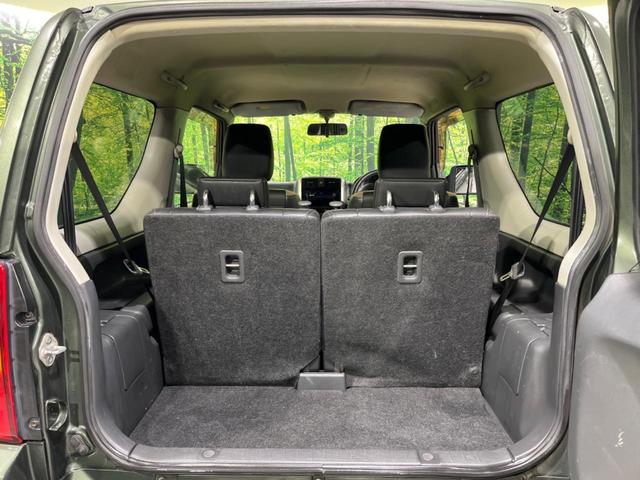 普段のお買い物や通勤、送迎等に十分な荷室スペースを確保しております。セカンドシートを倒すと、大きな荷物の積載も可能です♪