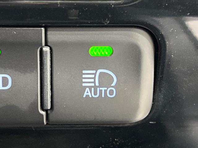 プリウス A 4wd 純正SDナビ バックカメラ ドラレコ 禁煙車 ビルトインETC レーダークルーズ コーナーセンサー スマートキー LEDヘッド オートハイビーム オートライト オートエアコン(54枚目)