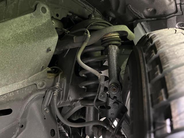 お車を安心してお乗りいただく為には、足回りの定期点検が欠かせません。サービスサポート（有償保証）では無料点検もご提供しており、安心のカーライフをお過ごしいただけるサポート体制が整っています。