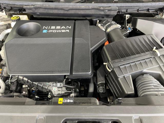 エクストレイル Ｇ　ｅ－４ＯＲＣＥ　４ＷＤ　禁煙車　純正１２型ＤＡ　Ｂｌｕｅｔｏｏｔｈ　全周囲カメラ　衝突軽減装置　プロパイロット　コーナーセンサー　電動リアゲート　シートベンチレーション　デジタルインナーミラー　純正１９インチアルミ（18枚目）