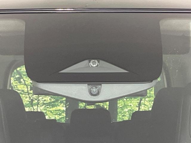 【エマージェンシーブレーキ】走行中に前方の車両等を認識し、衝突しそうな時は警報とブレーキで衝突回避と被害軽減をアシスト。より安全にドライブをお楽しみいただけます。