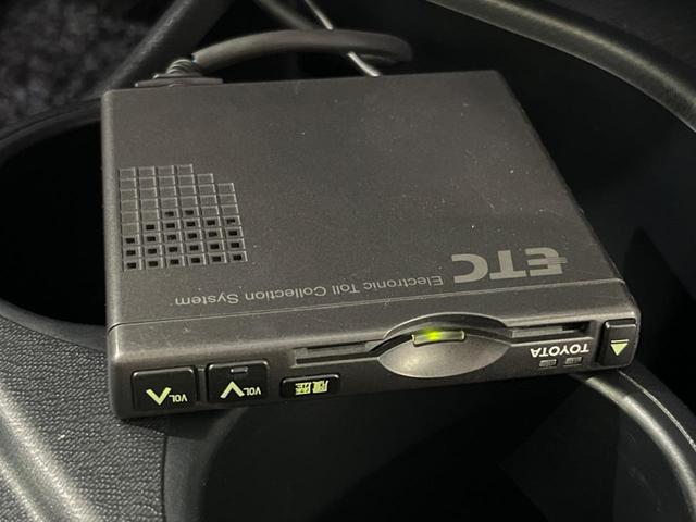 アクア Ｓ　禁煙車　純正ＳＤナビ　バックカメラ　Ｂｌｕｅｔｏｏｔｈ接続　ＣＤ／ＤＶＤ再生　地デジ　ＬＥＤヘッドライト　オートライト　前席シートヒーター　横滑り防止装置　オートエアコン　スマートキー　１４インチＡＷ（5枚目）