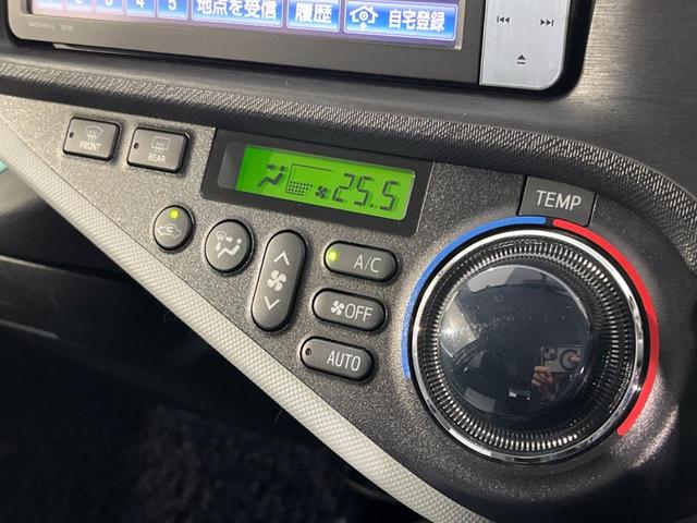 アクア Ｓ　禁煙車　純正ＳＤナビ　バックカメラ　Ｂｌｕｅｔｏｏｔｈ接続　ＣＤ／ＤＶＤ再生　地デジ　ＬＥＤヘッドライト　オートライト　前席シートヒーター　横滑り防止装置　オートエアコン　スマートキー　１４インチＡＷ（7枚目）