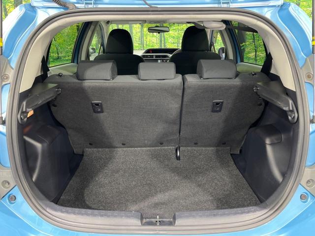 アクア Ｓ　禁煙車　純正ＳＤナビ　バックカメラ　Ｂｌｕｅｔｏｏｔｈ接続　ＣＤ／ＤＶＤ再生　地デジ　ＬＥＤヘッドライト　オートライト　前席シートヒーター　横滑り防止装置　オートエアコン　スマートキー　１４インチＡＷ（10枚目）