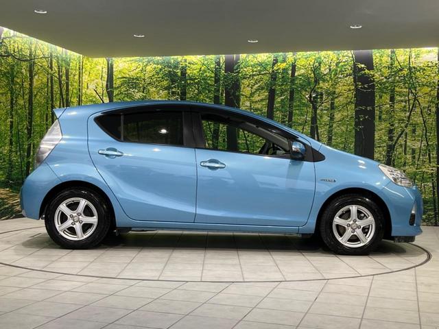 アクア Ｓ　禁煙車　純正ＳＤナビ　バックカメラ　Ｂｌｕｅｔｏｏｔｈ接続　ＣＤ／ＤＶＤ再生　地デジ　ＬＥＤヘッドライト　オートライト　前席シートヒーター　横滑り防止装置　オートエアコン　スマートキー　１４インチＡＷ（24枚目）