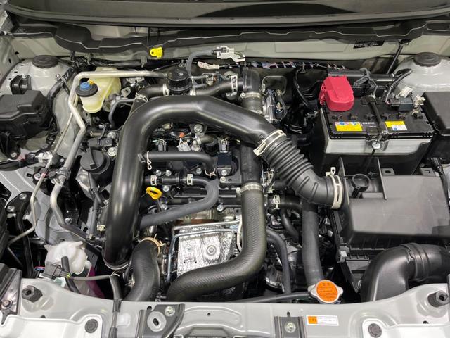 ライズ Ｚ　４ＷＤ　登録済未使用車　純正９型ディスプレイオーディオ　全周囲カメラ　衝突被害軽減　レーダークルーズ　ブラインドスポットモニター　２トーンカラー　ブレーキホールド　ＬＥＤヘッド　純正１７ＡＷ（19枚目）