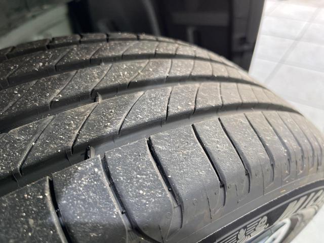 カローラクロス ハイブリッド　Ｚ　４ＷＤ　禁煙車　現行型　モデリスタエアロ　調光パノマラルーフ　純正１０．５型ナビ　全周囲カメラ　フルセグ　Ｂｌｕｅｔｏｏｔｈ接続　衝突軽減装置　ＬＥＤヘッド／フォグ　シーケンシャルターンランプ　ＥＴＣ（32枚目）