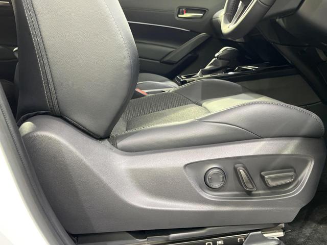 カローラクロス ハイブリッド　Ｚ　４ＷＤ　禁煙車　現行型　モデリスタエアロ　調光パノマラルーフ　純正１０．５型ナビ　全周囲カメラ　フルセグ　Ｂｌｕｅｔｏｏｔｈ接続　衝突軽減装置　ＬＥＤヘッド／フォグ　シーケンシャルターンランプ　ＥＴＣ（59枚目）