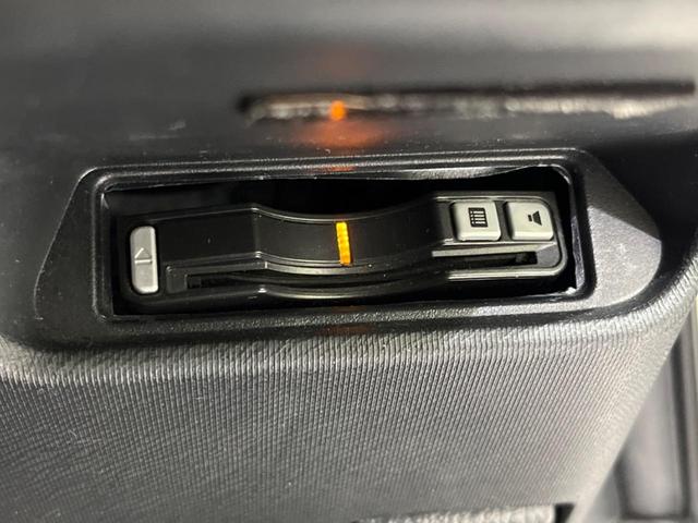 アクア Ｓスタイルブラック　全周囲カメラ　純正ナビ　衝突軽減　禁煙車　ドラレコ　コーナーセンサー　スマートキー　ＬＥＤヘッド　ＥＴＣ　オートハイビーム　オートライト　オートエアコン　Ｂｌｕｅｔｏｏｔｈ　ＣＤ　ＤＶＤ再生（7枚目）