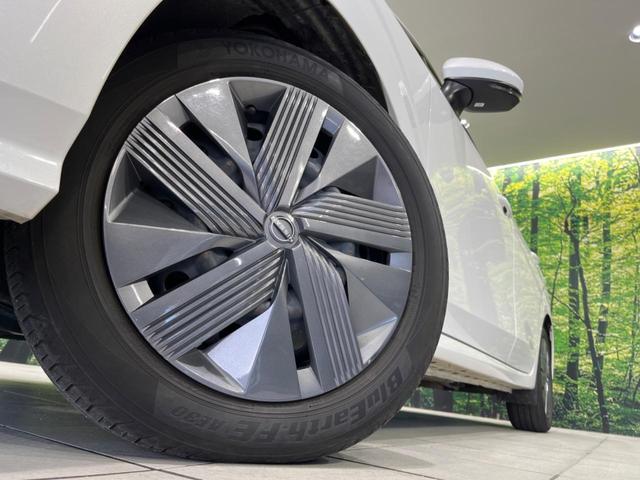 ノート Ｘ　ＦＯＵＲ　純正９型ナビ　バックカメラ　衝突軽減　禁煙車　ドラレコ　コーナーセンサー　スマートキー　オートハイビーム　車線逸脱警報　オートライト　オートエアコン　Ｂｌｕｅｔｏｏｔｈ（13枚目）