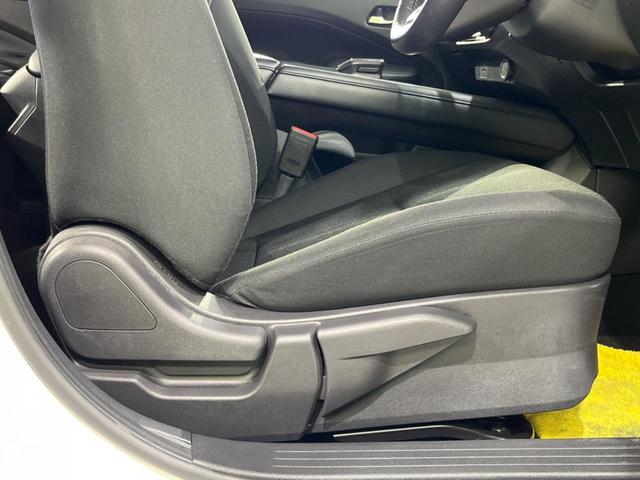 ノート Ｘ　ＦＯＵＲ　純正９型ナビ　バックカメラ　衝突軽減　禁煙車　ドラレコ　コーナーセンサー　スマートキー　オートハイビーム　車線逸脱警報　オートライト　オートエアコン　Ｂｌｕｅｔｏｏｔｈ（37枚目）