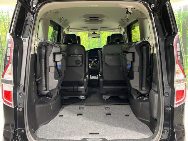 セレナ e-パワー ハイウェイスターV 純正10型ナビ 後席モニター 全周囲カメラ 両側電動ドア 衝突被害軽減 ドラレコ ETC レーダークルーズ 禁煙車 ハーフレザーシート コーナーセンサー スマートキー LEDヘッド(11枚目)