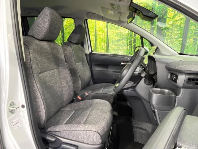 シエンタ ハイブリッドＺ　純正１０型ナビ　両側電動ドア　全周囲カメラ　衝突軽減　禁煙車　コーナーセンサー　スマートキー　ＬＥＤヘッド　ビルトインＥＴＣ　オートハイビーム　車線逸脱警報　オートライト　オートエアコン（8枚目）