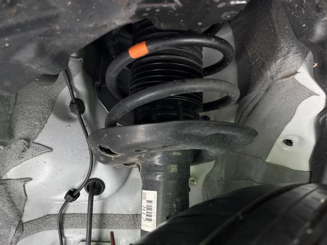 シエンタ ハイブリッドＺ　純正１０型ナビ　両側電動ドア　全周囲カメラ　衝突軽減　禁煙車　コーナーセンサー　スマートキー　ＬＥＤヘッド　ビルトインＥＴＣ　オートハイビーム　車線逸脱警報　オートライト　オートエアコン（21枚目）