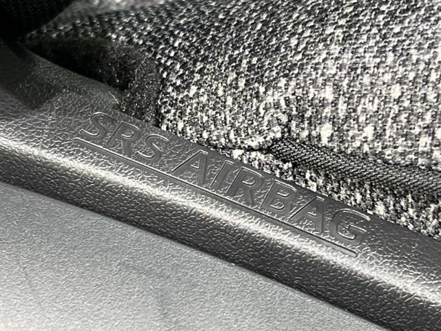 シエンタ ハイブリッドＺ　純正１０型ナビ　両側電動ドア　全周囲カメラ　衝突軽減　禁煙車　コーナーセンサー　スマートキー　ＬＥＤヘッド　ビルトインＥＴＣ　オートハイビーム　車線逸脱警報　オートライト　オートエアコン（43枚目）