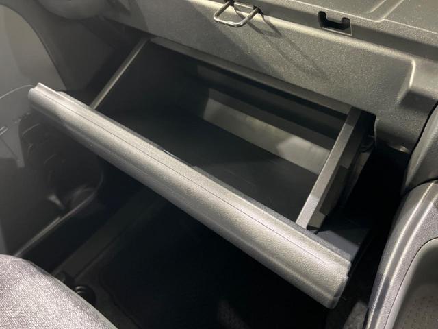 シエンタ ハイブリッドＺ　純正１０型ナビ　両側電動ドア　全周囲カメラ　衝突軽減　禁煙車　コーナーセンサー　スマートキー　ＬＥＤヘッド　ビルトインＥＴＣ　オートハイビーム　車線逸脱警報　オートライト　オートエアコン（45枚目）