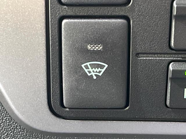 ハイエースバン ロングスーパーＧＬ　両側電動スライドドア　ＡＬＰＩＮＥ製ＳＤナビ　バックカメラ　寒冷地仕様　禁煙車　衝突軽減装置　ＥＴＣ　スマートキー　オートライト　オートエアコン　ＬＥＤヘッドライト　ＬＥＤフォグ　ドアバイザー（4枚目）