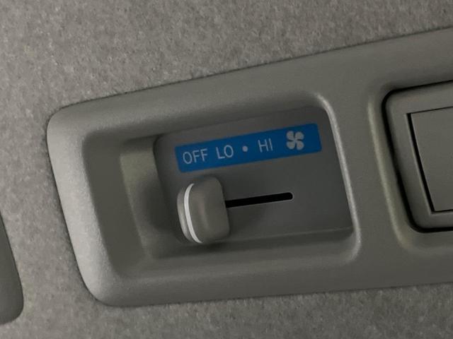 ハイエースバン ロングスーパーＧＬ　両側電動スライドドア　ＡＬＰＩＮＥ製ＳＤナビ　バックカメラ　寒冷地仕様　禁煙車　衝突軽減装置　ＥＴＣ　スマートキー　オートライト　オートエアコン　ＬＥＤヘッドライト　ＬＥＤフォグ　ドアバイザー（36枚目）