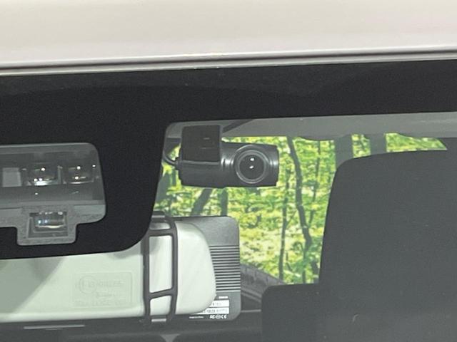 ジムニー ＸＣ　４ＷＤ　ＡＬＰＩＮＥ９型ナビ　バックカメラ　デジタルインナーミラー　衝突被害軽減　禁煙車　ドラレコ　コーナーセンサー　スマートキー　ＬＥＤヘッド　ＥＴＣ　クルコン　純正１６インチＡＷ　オートライト（6枚目）