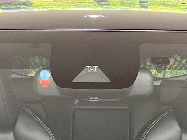 カローラツーリング ハイブリッド ダブルバイビー 4WD 衝突軽減装置 ディスプレイオーディオ バックカメラ レーダークルーズ ETC Bluetooth 合皮シート LEDヘッド オートマチックハイビーム スマートキー 革巻きステアリング(3枚目)