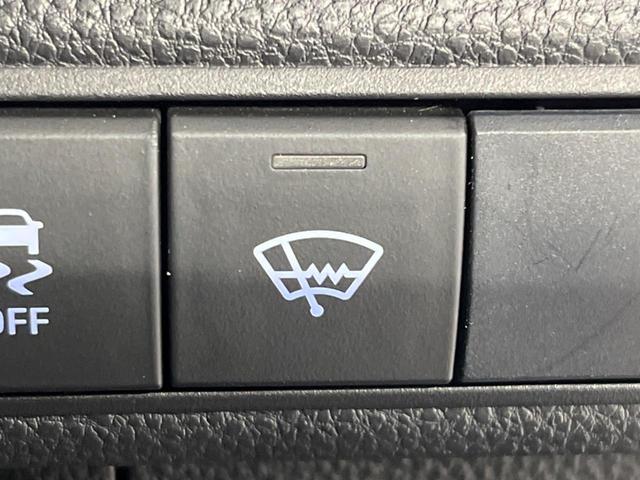 カローラツーリング ハイブリッド ダブルバイビー 4WD 衝突軽減装置 ディスプレイオーディオ バックカメラ レーダークルーズ ETC Bluetooth 合皮シート LEDヘッド オートマチックハイビーム スマートキー 革巻きステアリング(7枚目)