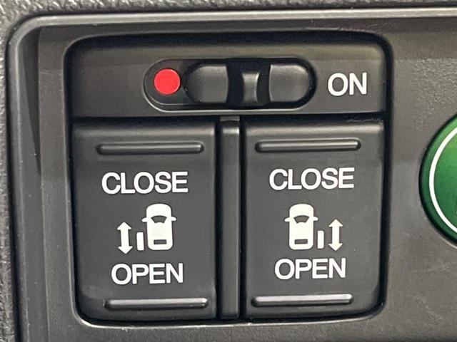 オデッセイ アブソルート・ＥＸ　前期　純正ナビ　後席モニター　７人乗　両側電動スライド　衝突軽減　禁煙車　全周囲カメラ　ＥＴＣ　Ｂｌｕｅｔｏｏｔｈ　ドラレコ　スマートキー　パワーシート　ＬＥＤヘッド　オートライト　純正１８インチＡＷ（7枚目）