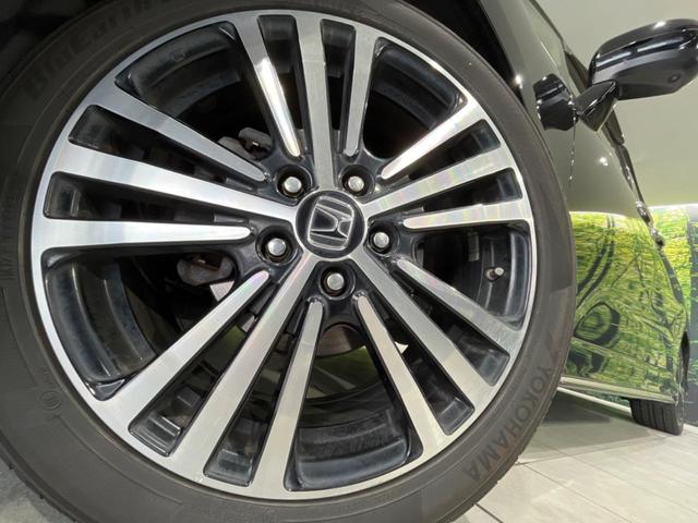 オデッセイ アブソルート・ＥＸ　前期　純正ナビ　後席モニター　７人乗　両側電動スライド　衝突軽減　禁煙車　全周囲カメラ　ＥＴＣ　Ｂｌｕｅｔｏｏｔｈ　ドラレコ　スマートキー　パワーシート　ＬＥＤヘッド　オートライト　純正１８インチＡＷ（14枚目）