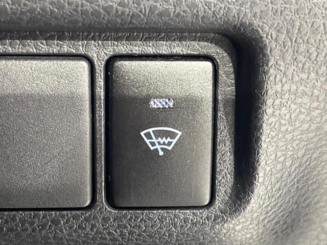 ハリアー エレガンス 4WD メーカー8型ナビ バックカメラ JBLサウンド ETC 寒冷地仕様 禁煙車 ハーフレザーシート パワーシート スマートキー LEDヘッド 純正17インチAW オートライト デュアルエアコン(6枚目)