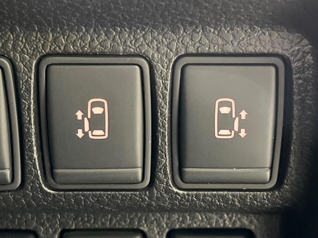 エルグランド 250ハイウェイスタープレミアム 4WD 両側電動 メーカーナビ 全周囲カメラ 禁煙車 電動リアゲート レザーシート スマートキー LEDヘッド ビルトインETC クルコン 純正18インチAW オートライト デュアルエアコン(3枚目)