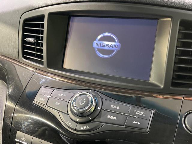 エルグランド 250ハイウェイスタープレミアム 4WD 両側電動 メーカーナビ 全周囲カメラ 禁煙車 電動リアゲート レザーシート スマートキー LEDヘッド ビルトインETC クルコン 純正18インチAW オートライト デュアルエアコン(4枚目)