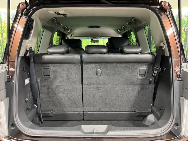 エルグランド 250ハイウェイスタープレミアム 4WD 両側電動 メーカーナビ 全周囲カメラ 禁煙車 電動リアゲート レザーシート スマートキー LEDヘッド ビルトインETC クルコン 純正18インチAW オートライト デュアルエアコン(32枚目)