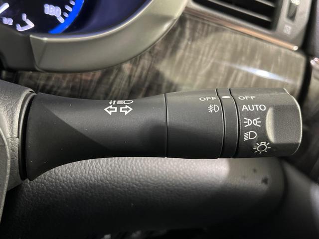 エルグランド 250ハイウェイスタープレミアム 4WD 両側電動 メーカーナビ 全周囲カメラ 禁煙車 電動リアゲート レザーシート スマートキー LEDヘッド ビルトインETC クルコン 純正18インチAW オートライト デュアルエアコン(52枚目)