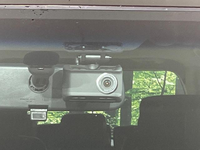 エルグランド 250ハイウェイスタープレミアム 4WD 両側電動 メーカーナビ 全周囲カメラ 禁煙車 電動リアゲート レザーシート スマートキー LEDヘッド ビルトインETC クルコン 純正18インチAW オートライト デュアルエアコン(60枚目)