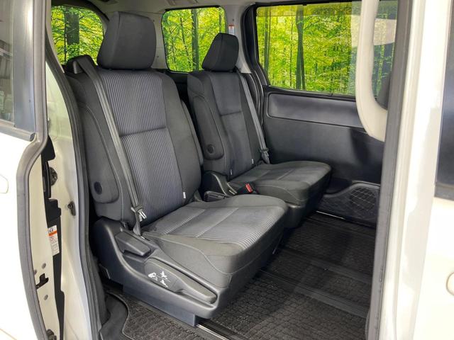 ヴォクシー ZS 電動スライドドア 禁煙車 スマートキー LEDヘッド ETC オートライト デュアルエアコン CD(8枚目)