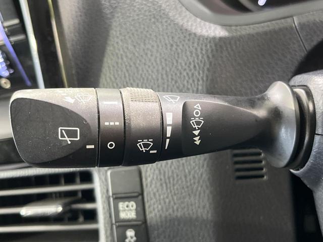 ヴォクシー ZS 電動スライドドア 禁煙車 スマートキー LEDヘッド ETC オートライト デュアルエアコン CD(29枚目)