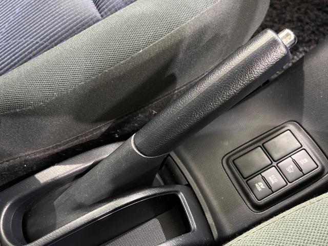 アクア S 純正SDナビ バックカメラ 衝突被害軽減システム ビルトインETC オートハイビーム オートライト オートエアコン Bluetooth CD DVD再生 地デジ(40枚目)