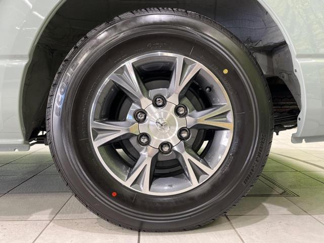 ハイエースバン ロングスーパーＧＬ　４ＷＤ　ディーゼル（軽油）　両側電動　１０型フローティングナビ　全周囲カメラ　衝突被害軽減　禁煙車　ドラレコ　ビルトインＥＴＣ　スマートキー　純正１５インチＡＷ　オートハイビーム　車線逸脱警報（24枚目）