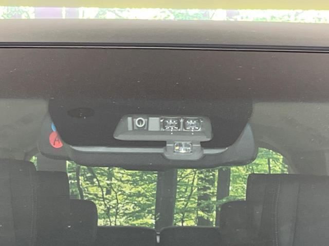 デリカD:5 シャモニー 4WD 寒冷地仕様 両側電動 純正10型SDナビ 全周囲カメラ 衝突被害軽減 レーダークルーズ 禁煙車 電動リアゲート ハーフレザーシート パワーシート スマートキー LEDヘッド(6枚目)