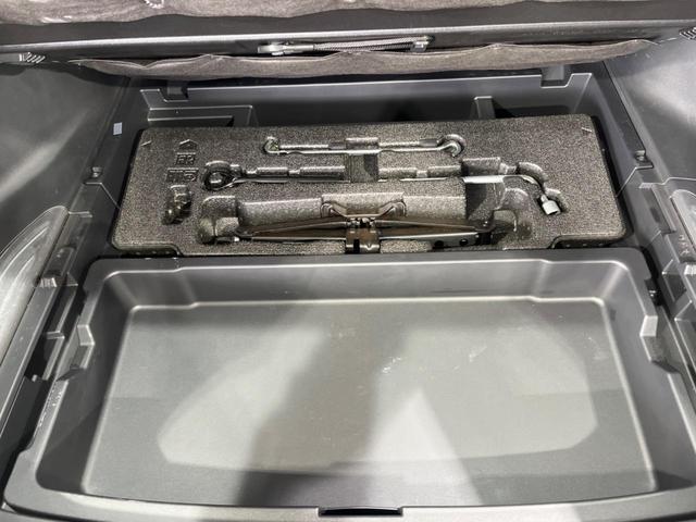 ハリアー Ｚ　４ＷＤ　モデリスタフルエアロ　全周囲カメラ　純正１２．３型デイスプレイオーデイオ　ＪＢＬサウンド　衝突被害軽減　ドラレコ　ＥＴＣ　レーダークルーズ　禁煙車　電動リアゲート　ハーフレザーシート（47枚目）