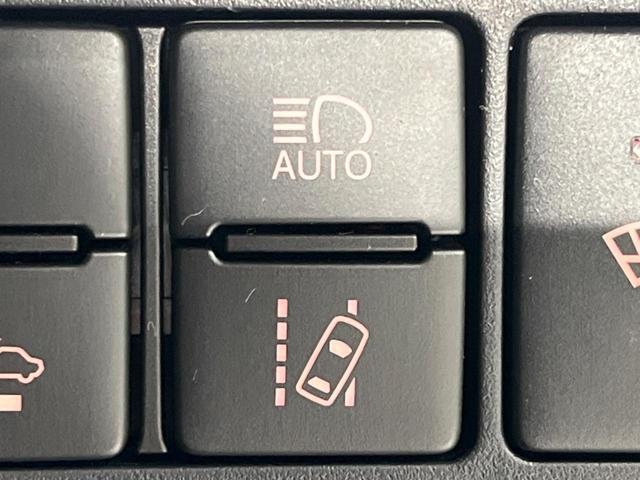 ヴォクシー ハイブリッドＺＳ　煌ＩＩＩ　寒冷地仕様　ＢＩＧ－Ｘ１１型ナビ　ＡＬＰＩＮＥ１２．８型後席モニター　両側電動　バックカメラ　衝突被害軽減　ドラレコ　ビルトインＥＴＣ　禁煙車　ＬＥＤヘッド　クルコン　リアオートエアコン（38枚目）