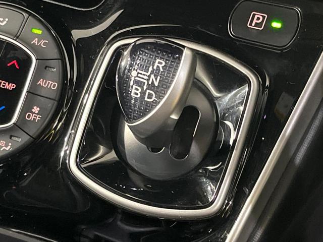 ヴォクシー ハイブリッドＺＳ　煌ＩＩＩ　寒冷地仕様　ＢＩＧ－Ｘ１１型ナビ　ＡＬＰＩＮＥ１２．８型後席モニター　両側電動　バックカメラ　衝突被害軽減　ドラレコ　ビルトインＥＴＣ　禁煙車　ＬＥＤヘッド　クルコン　リアオートエアコン（56枚目）