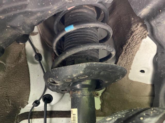 ヤリス Ｘ　４ＷＤ　寒冷地仕様　純正ディスプレイオーデイオ　衝突被害軽減　レーダークルーズ　禁煙車　ドラレコ　コーナーセンサー　スマートキー　ＥＴＣ　オートライト　Ｂｌｕｅｔｏｏｔｈ（20枚目）