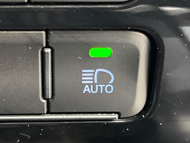 プリウスＰＨＶ Ａ　純正ＳＤナビ　全周囲カメラ　寒冷地仕様　衝突被害軽減　レーダークルーズ　禁煙車　パワーシート　コーナーセンサー　スマートキー　ＬＥＤヘッド　ビルトインＥＴＣ　純正１５インチＡＷ（32枚目）