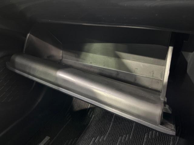 プリウスＰＨＶ Ａ　純正ＳＤナビ　全周囲カメラ　寒冷地仕様　衝突被害軽減　レーダークルーズ　禁煙車　パワーシート　コーナーセンサー　スマートキー　ＬＥＤヘッド　ビルトインＥＴＣ　純正１５インチＡＷ（48枚目）