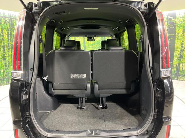 エスクァイア ハイブリッドＧｉ　両側電動　純正９型ナビ　バックカメラ　衝突軽減装置　禁煙車　リアオートエアコン　前席シートヒーター　ＥＴＣ　フルセグ　Ｂｌｕｅｔｏｏｔｈ　スマートキー　黒合皮シート　ＬＥＤヘッド　クルコン（35枚目）