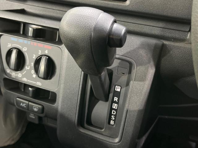 ハイゼットカーゴ ＤＸ　４ＷＤ　衝突被害軽減装置　禁煙車　コーナーセンサー　オートハイビーム　オートライト　車線逸脱警報　先行車発進お知らせ機能（24枚目）