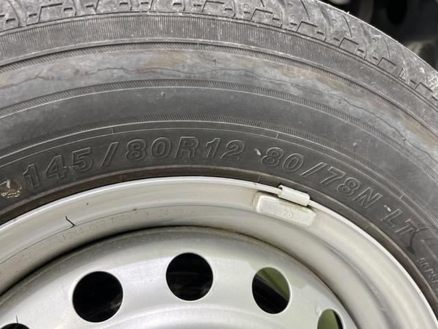 ハイゼットカーゴ ＤＸ　４ＷＤ　衝突被害軽減装置　禁煙車　コーナーセンサー　オートハイビーム　オートライト　車線逸脱警報　先行車発進お知らせ機能（49枚目）