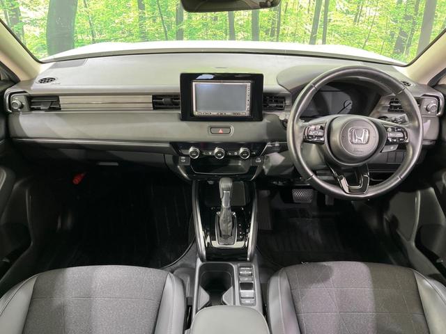 ヴェゼル ｅ：ＨＥＶ　Ｚ　４ＷＤ　ＳＤナビ　バックカメラ　衝突被害軽減装置　ＥＴＣ　Ｂｌｕｅｔｏｏｔｈ　レーダークルーズ　禁煙車　電動リアゲート　ハーフレザーシート　コーナーセンサー　スマートキー　ＬＥＤヘッド（2枚目）